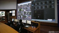 Polda Metro Jaya mulai memberlakukan uji coba sistem tilang elektronik atau traffic law enforcement (E-TLE) hari ini, Senin, 1 Oktober 2018.