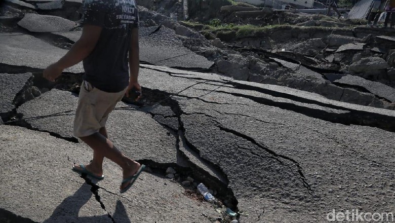 Relawan Asing Ngaku Diusir dari Palu Relawan Asing Ngaku Diusir dari Palu