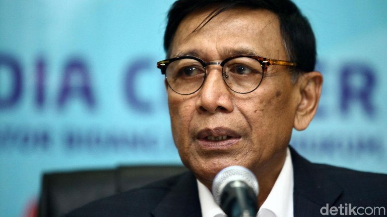 Wiranto soal Bendera ISIS di Kediaman Habib Rizieq: Urusan Saudi Wiranto soal Bendera ISIS di Kediaman Habib Rizieq: Urusan Saudi