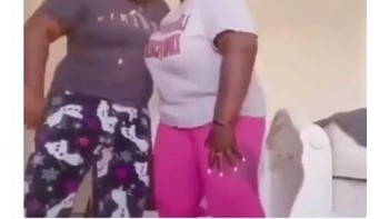 Jika Mourinho jadi lengser, sepertinya Pogba dan Martial bakal sumringah nantinya. Foto: Istimewa