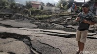 Tanah di Perumahan Balaroa ambles.