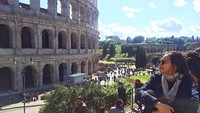 Kalau ini, sudah tahu kan ada di mana? Tentu saja Colloseum, Roma! (honey_lee32/Instagram)
