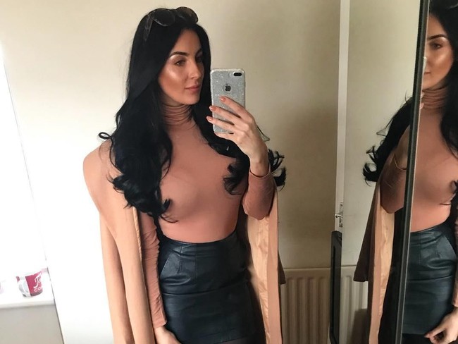 Model cantik 30 tahun itu menabark dinding di dekat pom bensin pada Kamis (27/9/2018) malam lalu. Belum jelas bagaimana Kate bisa menabrak dinding hingga menewaskan nyawanya.  Foto: Instagram @kate_woodcock