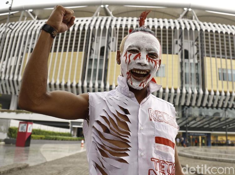 Antusiasme Pendukung Garuda Muda di Stadion Bukit Jalil