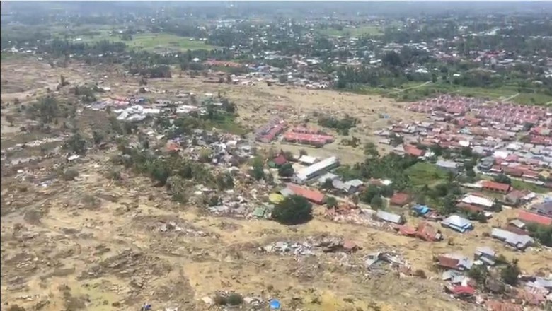 Petobo Palu Ditelan Lumpur Pascagempa, Ratusan Orang Diduga Terkubur Petobo Palu Ditelan Lumpur Pascagempa, Ratusan Orang Diduga Terkubur