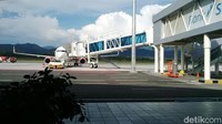 Meski kecil, bandara yang terletak di Jalan Abdul Rahman Saleh, Palu Selatan ini sangat bersih dan modern.