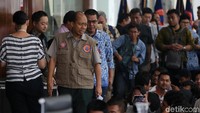 Dia mengatakan kondisi di perumahan Balaroa bisa seperti ini karena berada di jalur sesar Palu Koro. Total ada 1.477 unit rumah yang rusak di perumahan ini.