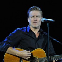 Lebih banyak berkencan dengan sesama aktor, pada 2002, Gwyneth Paltrow digosipkan sempat pacaran dengan musisi Bryan Adams. Foto: Getty Images