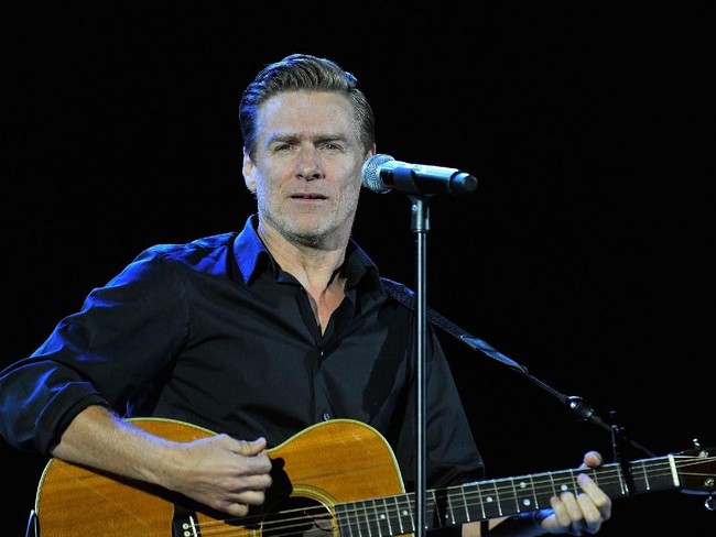 Lebih banyak berkencan dengan sesama aktor, pada 2002, Gwyneth Paltrow digosipkan sempat pacaran dengan musisi Bryan Adams. Foto: Getty Images