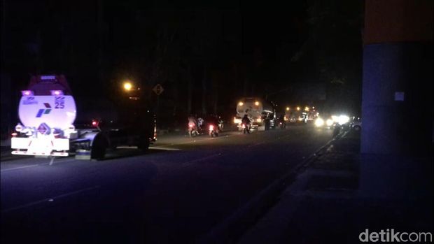  Iring-iringan Tangki BBM di Palu Dibuntuti Warga Bermotor