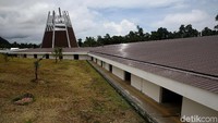 Menteri PUPR Basuki Hadimuljono mengatakan, pembangunan lanjutan kawasan perbatasan Skouw merupakan janji dan perintah Presiden Jokowi menjadikan PLBN sebagai pintu gerbang dan embrio pusat pertumbuhan ekonomi wilayah yang dapat meningkatkan kesejahteraan masyarakat perbatasan.