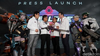 Hadir dalam acara tersebut Head of Digital Lifestyle Telkomsel Crispin P Tristram, Vice President Brand and Communication Telkomsel Nirwan Lesmana, bersama Deputi Infrastuktur Bekraf Hari Santosa Sungkari, dan CEO PT Indofun Digital Technology Mark Lee, saat peluncuran aplikasi mobile games pertama Telkomsel, Shellfire, di Jakarta. Senin (1/10/2018).