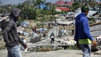 Sebagian rumah rata dengan tanah.
