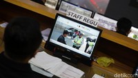 Surat konfirmasi tilang itu akan dikirimkan ke alamat masing-masing pelanggar yang tertera pada Surat Tanda Kendaran Bermotor.