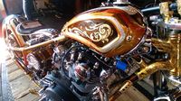 Merayakan Hari Batik dengan Sepeda Motor