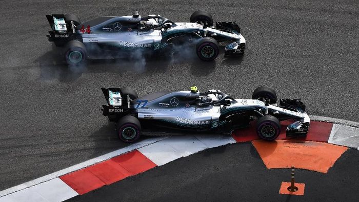 Valtteri Bottas menerima keputusan team order Mercedes. (Foto: Clive Mason/Getty Images) Valtteri Bottas menerima keputusan team order Mercedes. (Foto: Clive Mason/Getty Images)