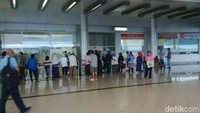 Bandara Mutiara SIS Al Jufri luluh lantak akibat gempa yang terjadi pada jumat lalu. Bandara ini merupakan salah satu ikon Kota Palu, Sulawesi Tengah.