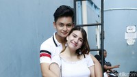 Bagaimana, serasi banget kan Randy dan Cassie? Pool/Palevi S/detikFoto.