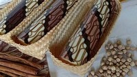 Karena tampilannya yang cantik, bolu batik kerap dijadikan buah tangan atau hantaran untuk pesta pernikahan. Tak heran jika banyak penjual yang mempercantik tampilannya. Foto : instagram @bolubatik_retnodyah