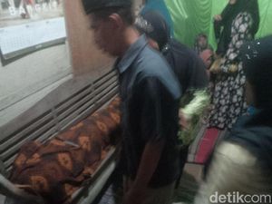 Wisuda Jadi Permintaan Terakhir Korban Tewas Laka Bus di Brebes
