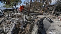 Diduga ratusan orang tertelah bumi di kawasan ini.