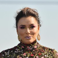 Tiga bulan menjadi ibu, Eva selalu berada bersama putranya, Santiago Enrique dan memilih absen tampil di dunia hiburan. Namun kali ini, ia kembali untuk fashion show LOreal di Paris Fashion Week. Foto: Dok. Getty Images