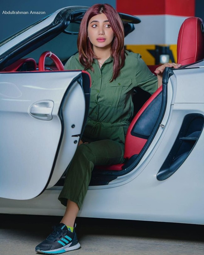 Tara Fares menjadi satu dari sejumlah wanita yang dibunuh secara misterius dalam beberapa bulan terakhir. Wanita-wanita yang menjadi korban pun diyakini dianggap menentang norma-norma konservatif Irak. Di negara tersebut, masih tabu untuk wanita menunjukkan diri dan aspirasi. Foto: Dok. Instagram/@its.tarafares