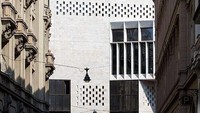 Terletak di jantung Kota Budapest, gedung ini tampak tidak mencolok dari luar. Tapi dari dalam, suasananya membuat para mahasiswa betah. (Central European University)