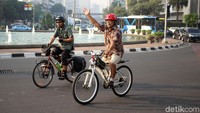 Kegiatan ini juga untuk mensosialisasinya batik kepada warga.