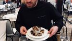 Iris Bawang hingga Ngemil Semangka, Ini Aksi Keren si Foodie Sam Smith