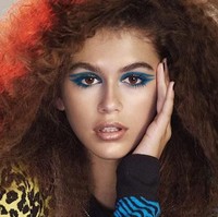 Ini bukan pertamakalinya Kaia Gerber terpilih menjadi brand ambassador merek kosmetik besar. Sebelumnya pada 2016, ia jadi model Marc Jacobs Beauty. Di usia 15 tahun, ia tampil bak model profesional dalam pemotretan brand tersebut. Foto: Dok. Marc Jacobs