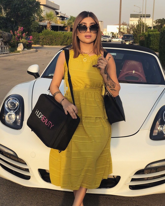 Dua hari sebelum kematian Tara, Suaad al-Ali, seorang aktivis HAM dibunuh di sebuah pasar terbuka di kota Basra. Foto: Dok. Instagram/@its.tarafares