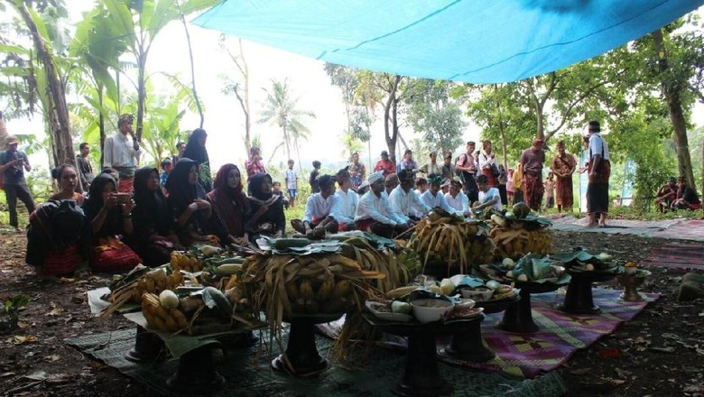 Kisah Artefak Kuno, Ritual Adat dan Gunung Samalas di Lombok Kisah Artefak Kuno,