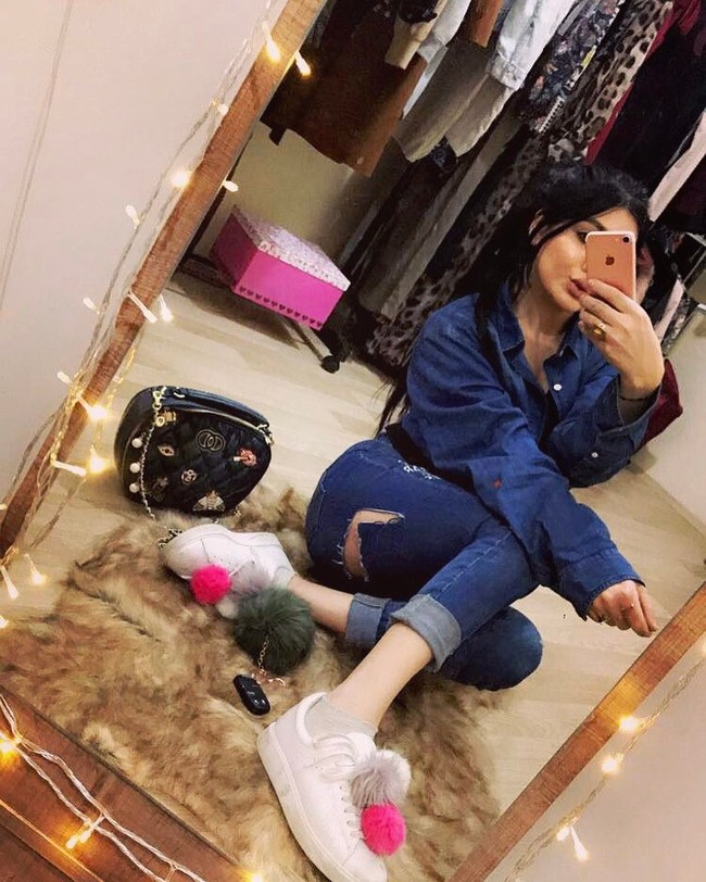 Tara Fares sendiri adalah seorang selebgram, model, yang juga pernah menjadi runner-up Miss Iraq. Usianya masih 22 tahun. Foto: Dok. Instagram/@its.tarafares