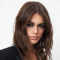 Baru berusia 17 tahun, Kaia Gerber sudah menuai banyak prestasi dengan menjadi model sejumlah brand ternama. Kali ini anak supermodel Cindy Crawford itu didapuk sebagai brand ambassador YSL Beauty. Foto: Dok. YSL