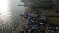 Kondisi rumah-rumah rusak di bibir pantai Donggala (Foto: ANTARA FOTO/Muhammad Adimaja)
