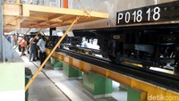 Uji statik kelayakan, yakni pengujian saat kereta diam.