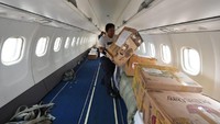Adapun logistik yang dibawa seperti bahan makanan dan minuman, susu,  selimut, popok bayi, pakaian, perlegkapan dapur umum, solar cell yang berasal unit operasi dan anak perusahaan Pertamina. Lalu, ada juga logistik dari perusahaan BUMN lain seperti genset PLN, peralatan operasional BRI, dan lain-lain. Dok. Pertamina.