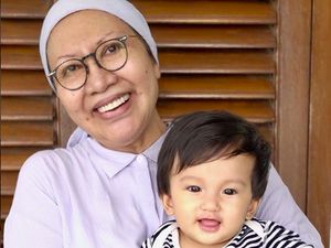 Kedekatan Ratna Sarumpaet dengan Cucu-cucunya