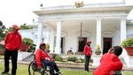 Momen Saat Atlet Asian Para Games Selfie di Istana