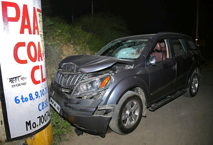 Mobil korban dengan bekas tembakan. Foto: Reuters Mobil korban dengan bekas tembakan. Foto: Reuters