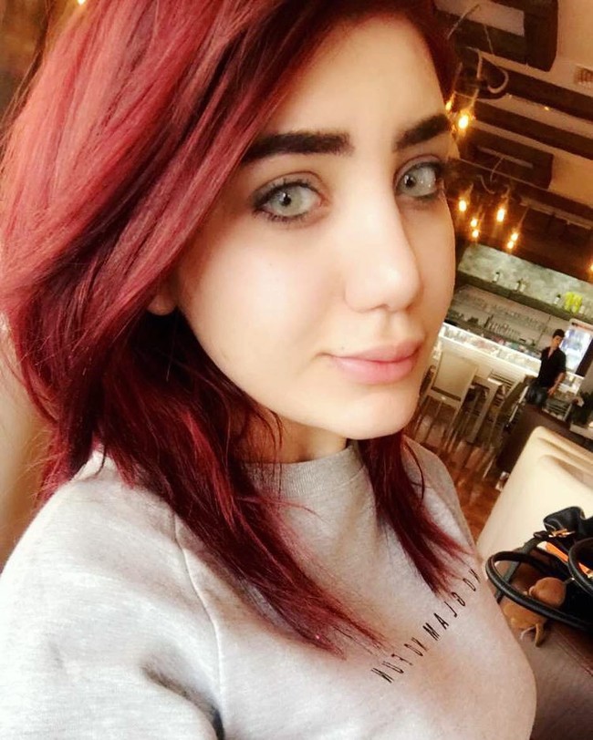 Seorang model dan selebgram Irak, Tara Fares, tewas ditembak di dalam mobilnya pada Kamis (27/9/2018) di Kota Baghdad. Dilaporkan jika ia ditembak seseorang dari sepeda motor. Foto: Dok. Instagram/@its.tarafares