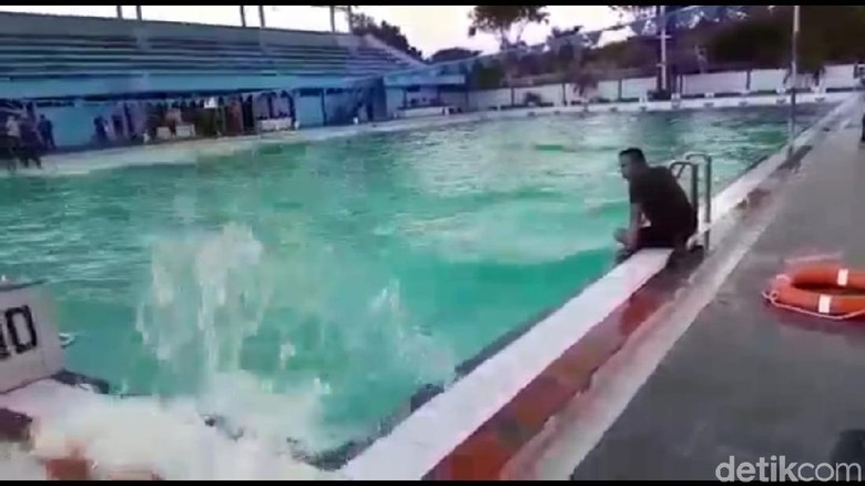 Air Kolam Renang di Sidoarjo Bergelombang Sebelum Tsunami Landa Palu Air Kolam Renang di Sidoarjo Bergelombang Sebelum Tsunami Landa Palu