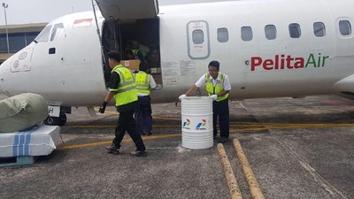 Bawa SPBU Portabel ke Palu, Pesawat Penumpang Disulap Jadi Kargo