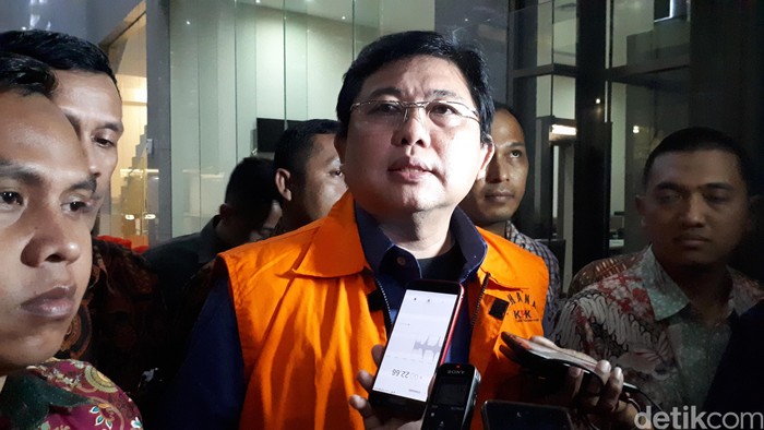 Ditahan KPK, Pengacara Lucas Bantah Bantu Eddy Sindoro Kabur ke Luar Negeri