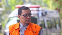 Bupati non aktif Syahri Mulyo pun ikut diperiksa hari ini.