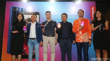 Bicara soal jeroan, ponsel ini ditenagai Mediatek 6762 dengan RAM 3 GB serta ROM 32 GB yang bisa ditambah hingga 64 GB. Foto: Ari Saputra