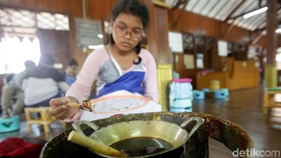Peringati Hari Batik Nasional di Museum Tekstil