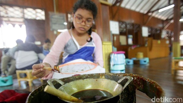 Peringati Hari Batik Nasional di Museum Tekstil