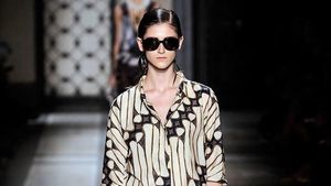Foto: Keindahan Batik Eksis di Produk 5 Brand Internasional Ini